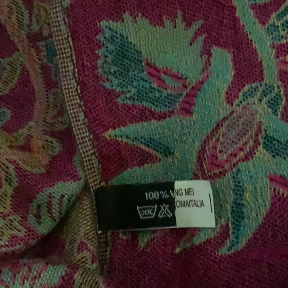 Elegant Floral Scarf from Italy – 100% Viscose, 76” x 28” + Fringe” - Picture 8 of 9